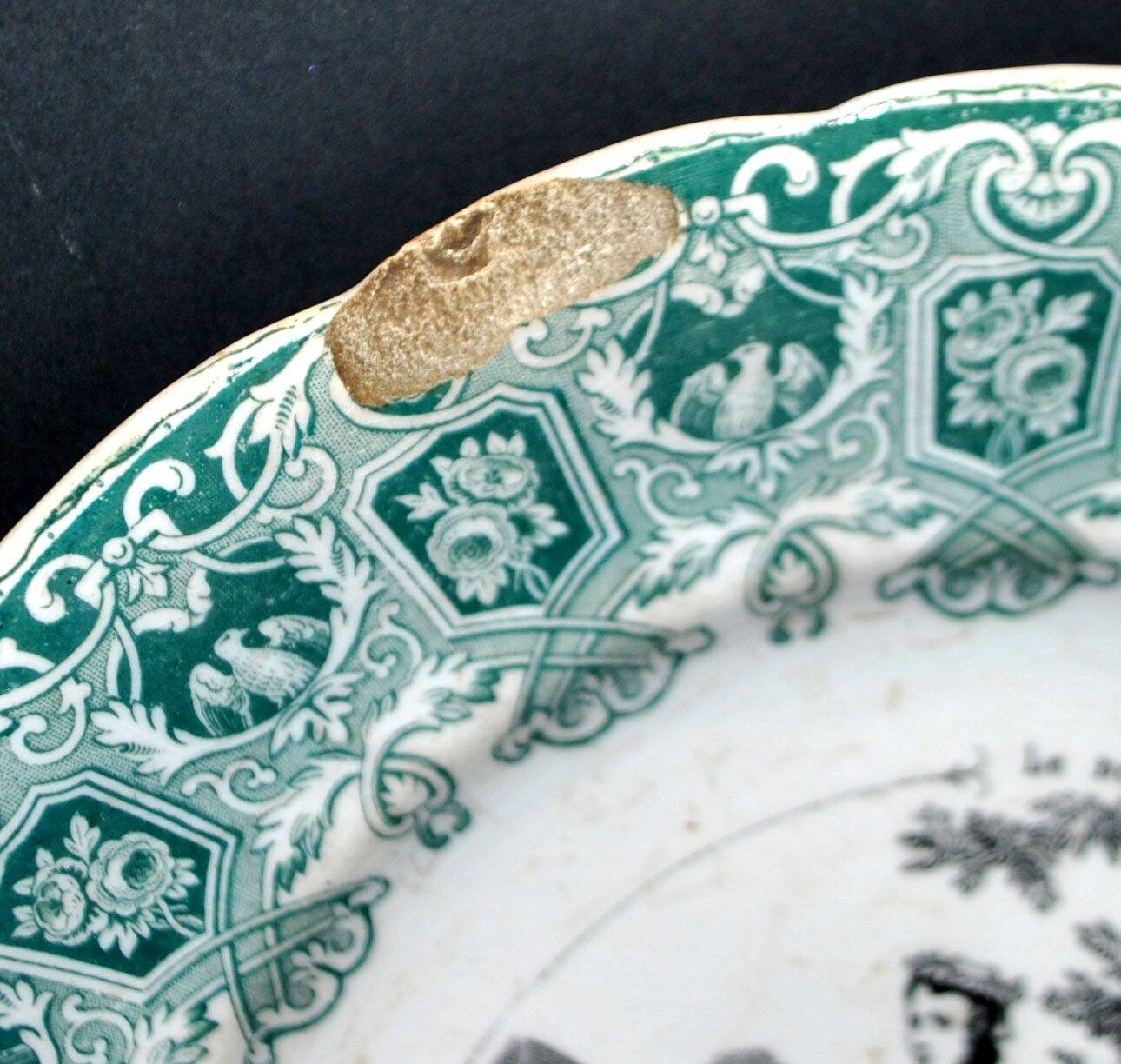 Sarreguemines set of 5 talking plates from the Bon Vieux Temps series, opaque earthenware.