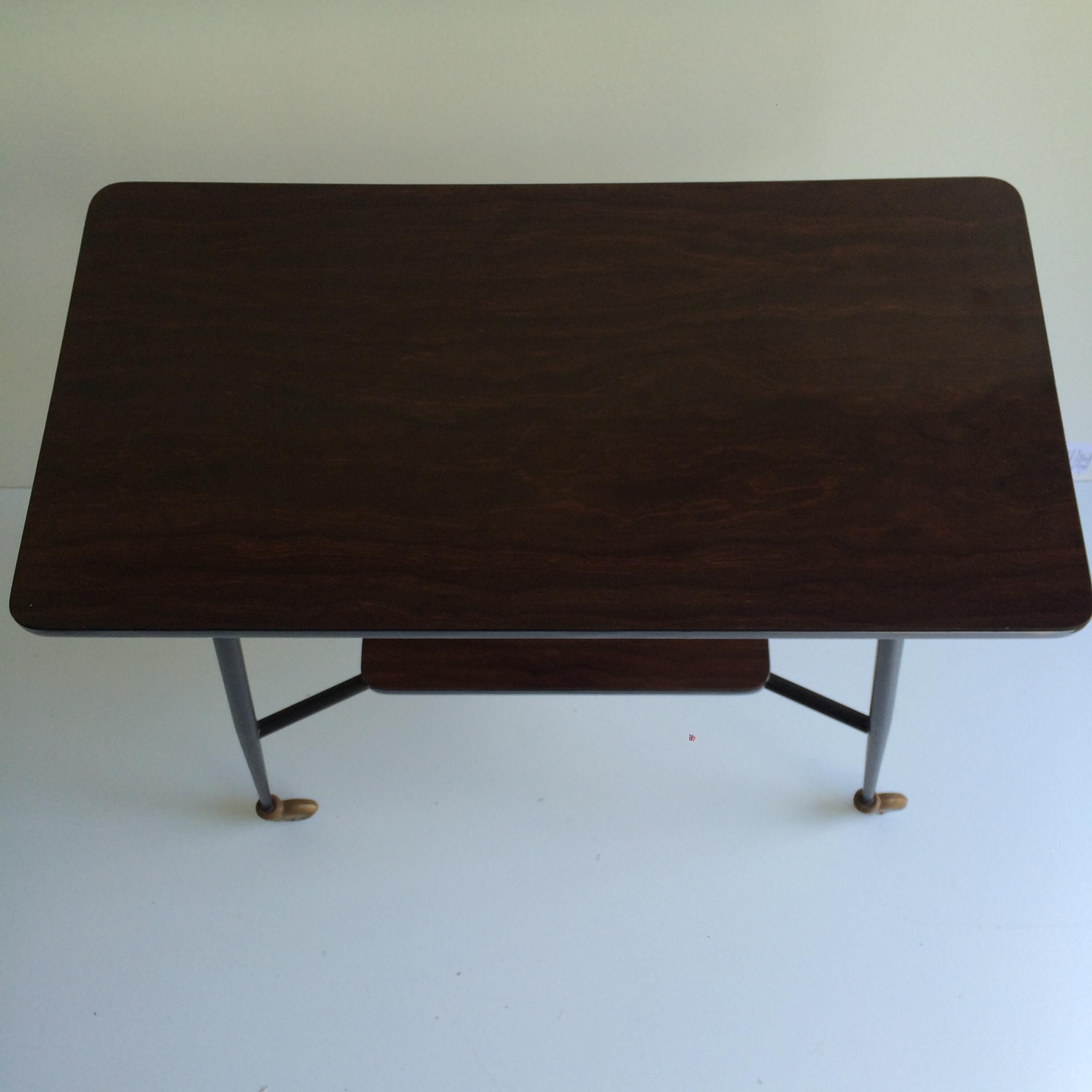 Desserte table roulante