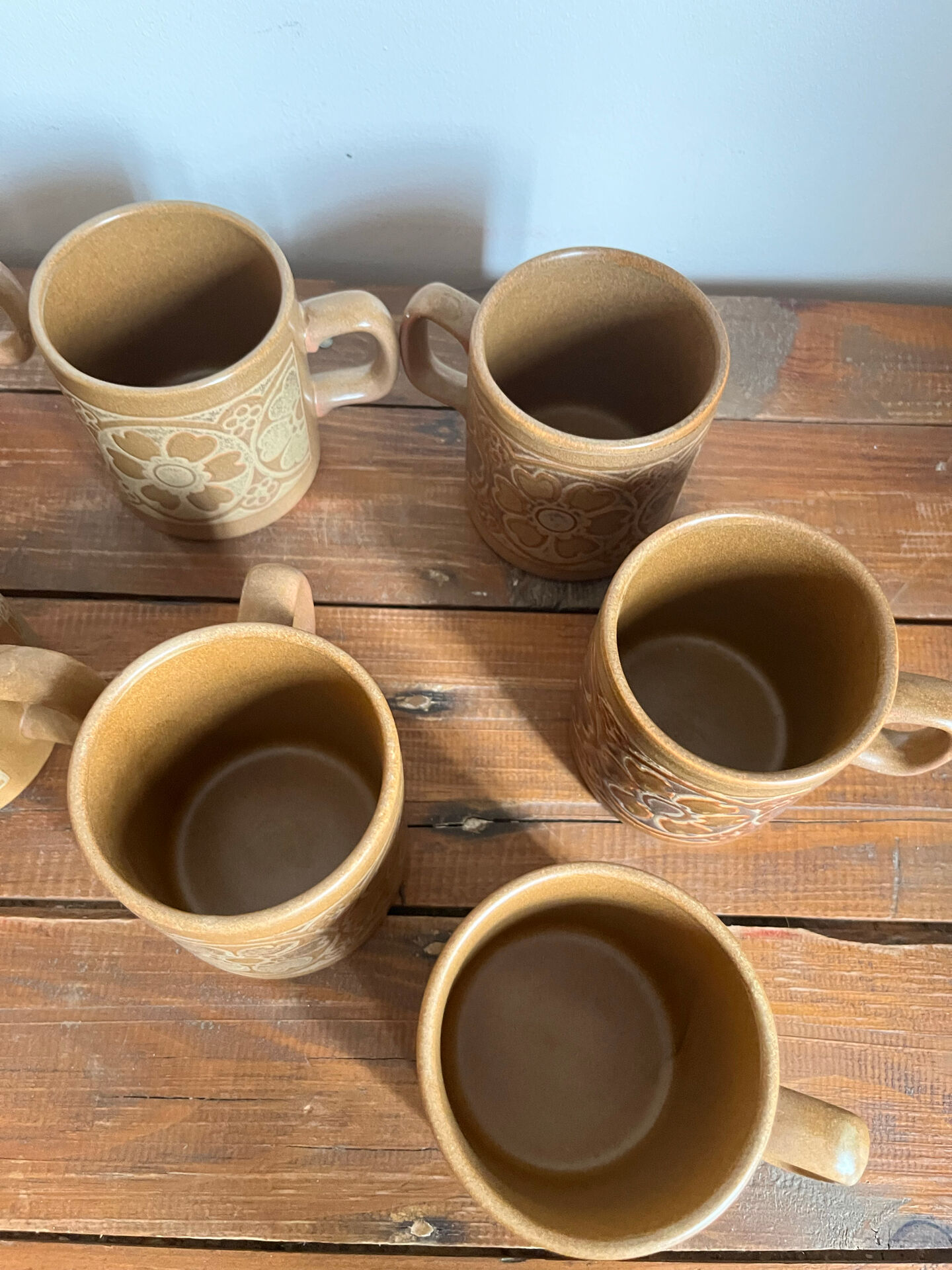 8 stoneware mugs