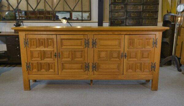 Grand buffet 4 portes en chêne massif et fer forgé style rustique 1960’s