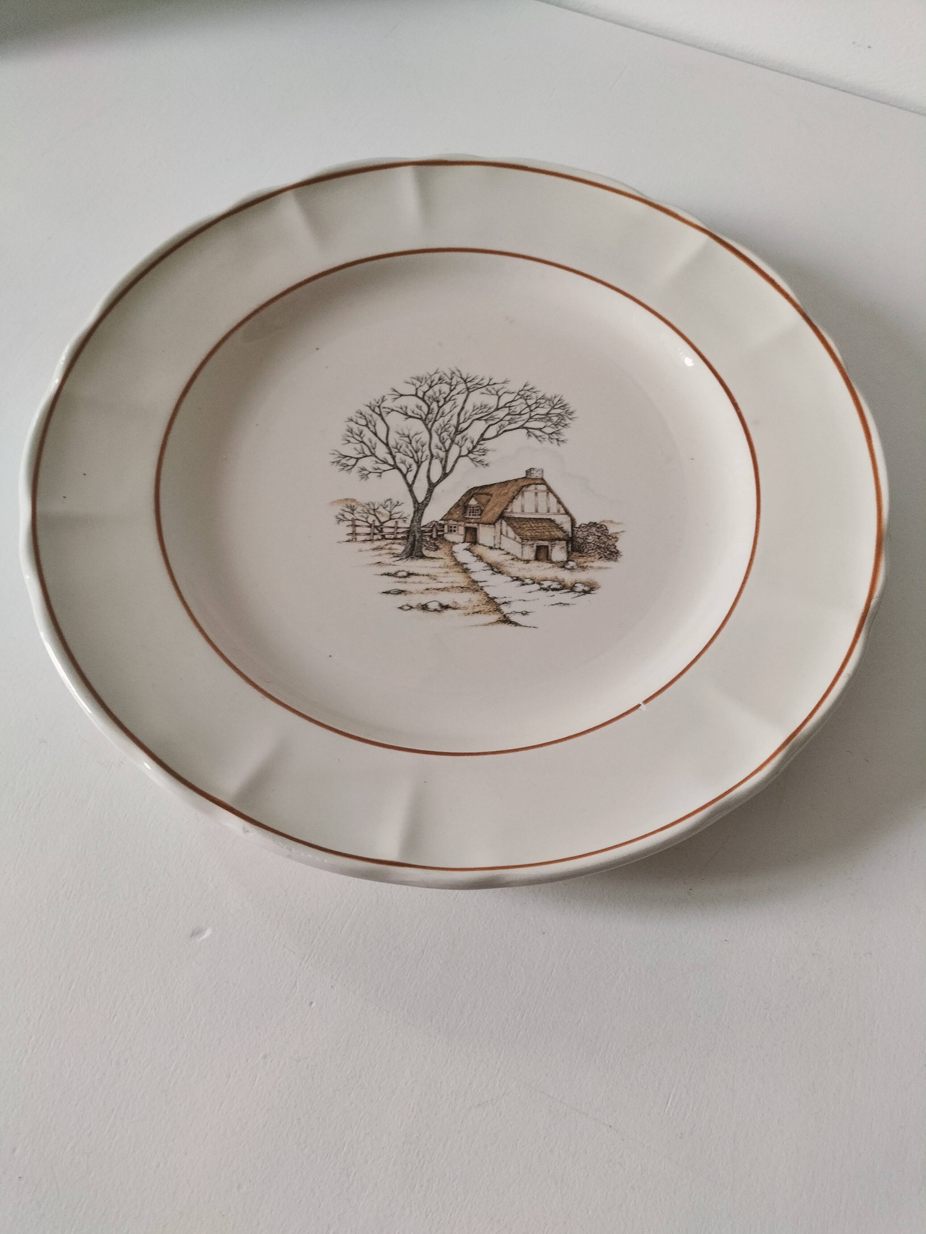 Large vintage Italian earthenware platter with cottage decoration – 1950s-1970s