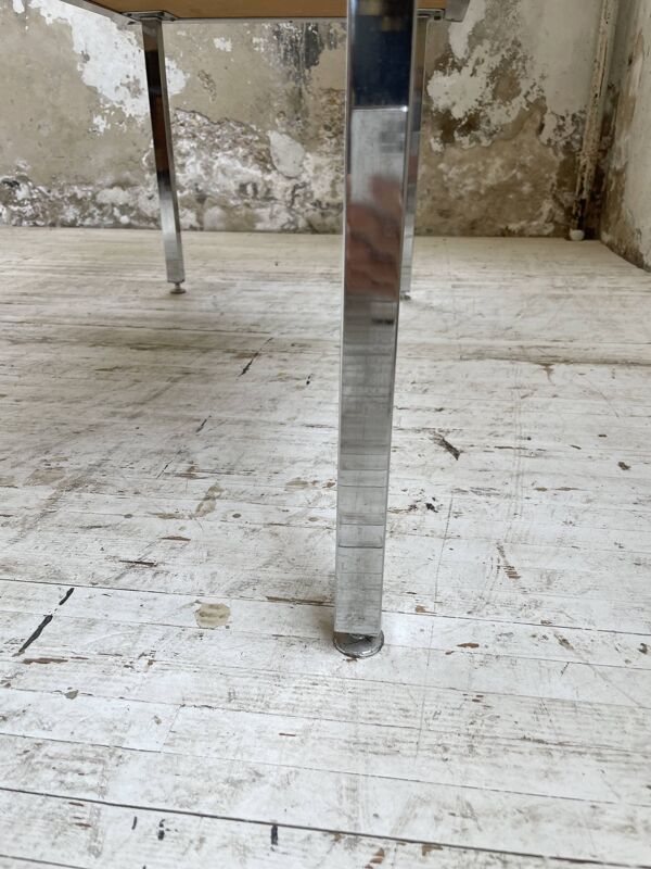 Table basse chrome et carrelage années 50