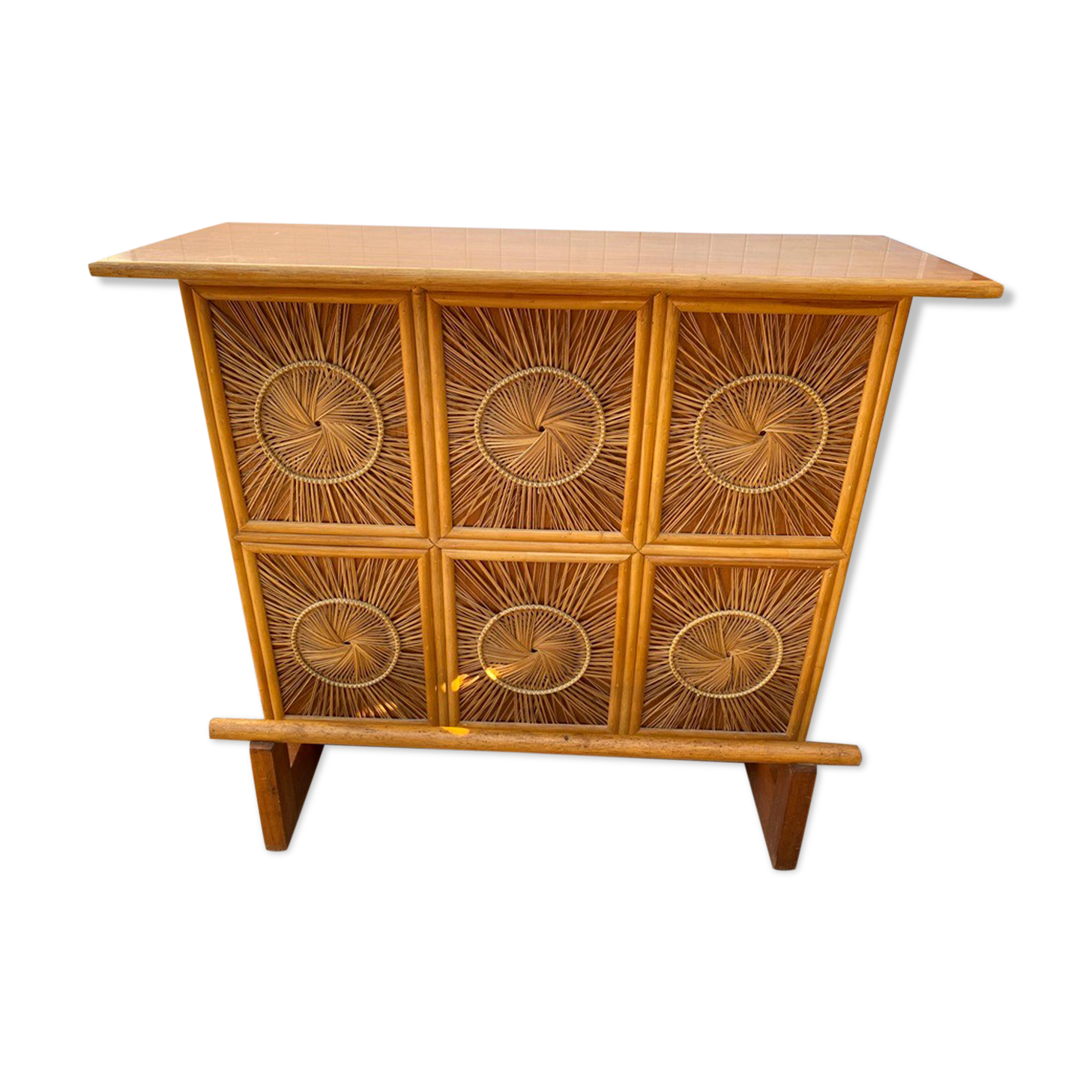 Wooden counter bar and rattan wicker decorations years 50/60