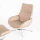 Fauteuil en cuir avec repose-pieds. Modèle Lotus. Edition: Kebe. Danemark