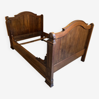 Solid wood sleigh bed