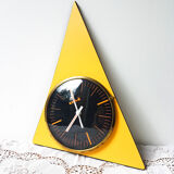 Yellow triangular KIPLE pendule in formica Years 7 Vintage clock Vintage pendule Made in France