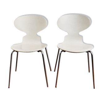 Paire de chaises Fourmi signées Arne Jacobsen