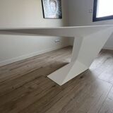 White lacquered desk model Furtif by Daniel Rode for Roche Bobois