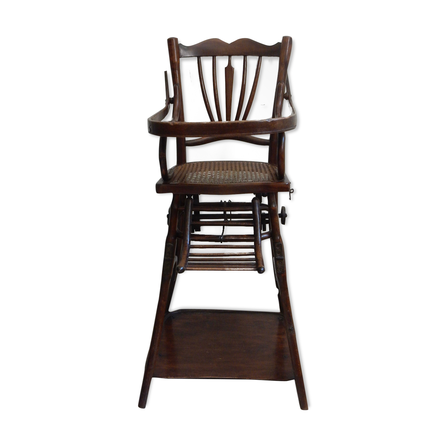 High modular baby chair in early 1900