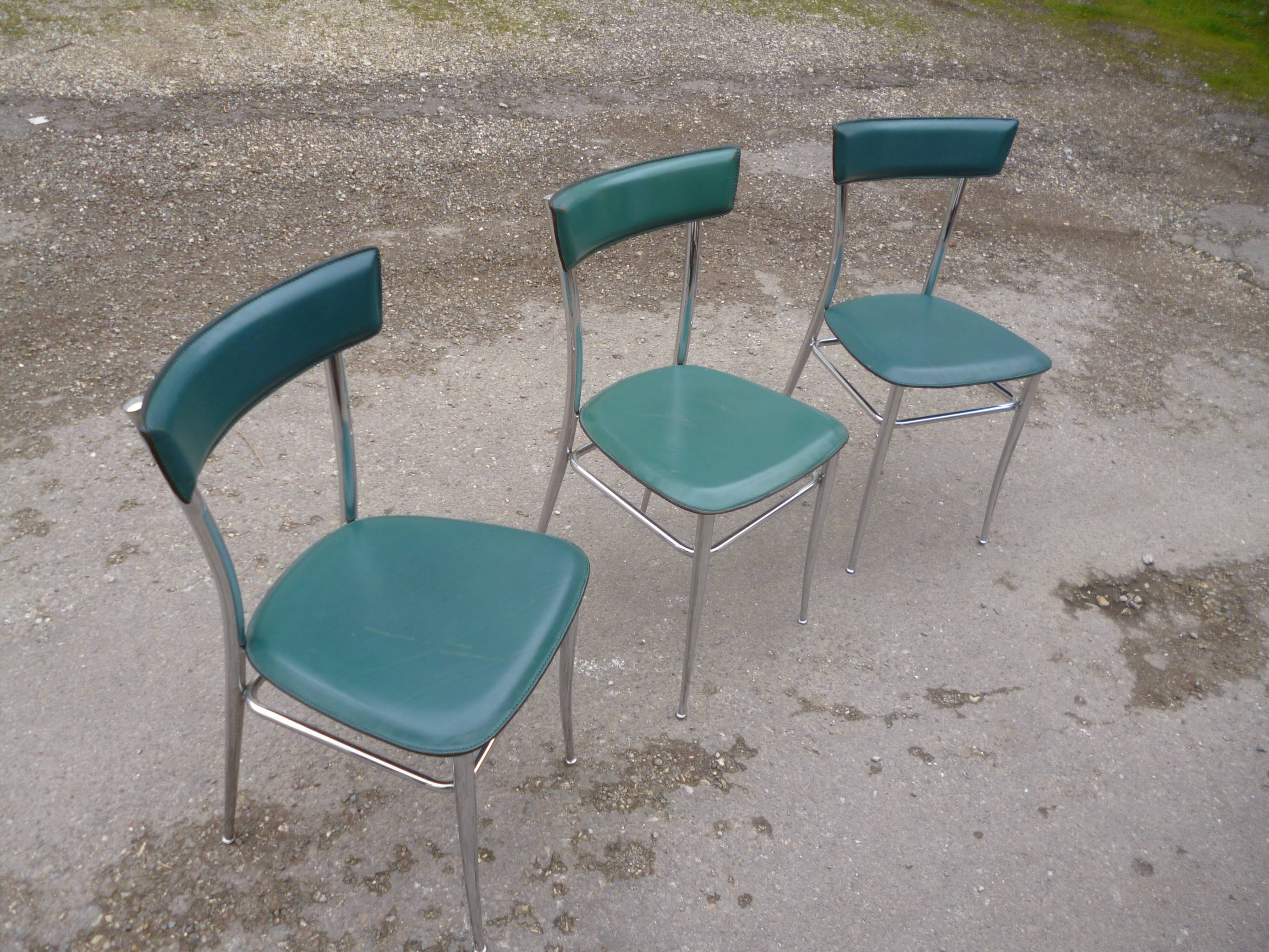 3 chaises chromé et cuir vert