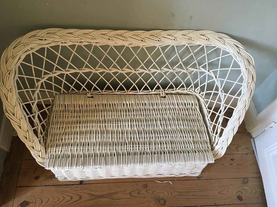 Rattan chest bench