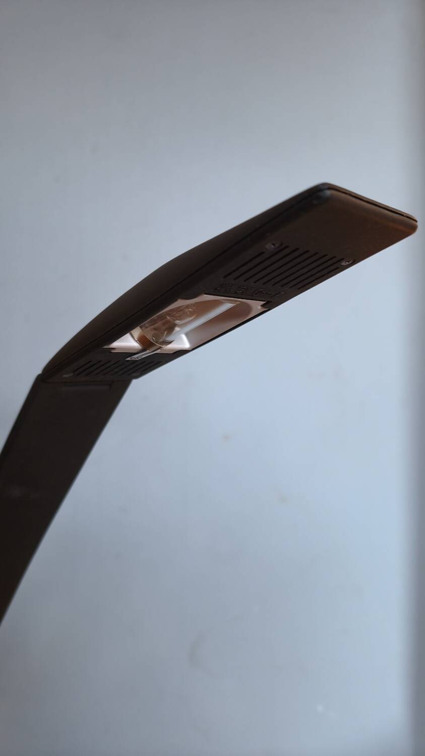 "Dove" desk lamp by Mario Barbaglia & Marco Colombo