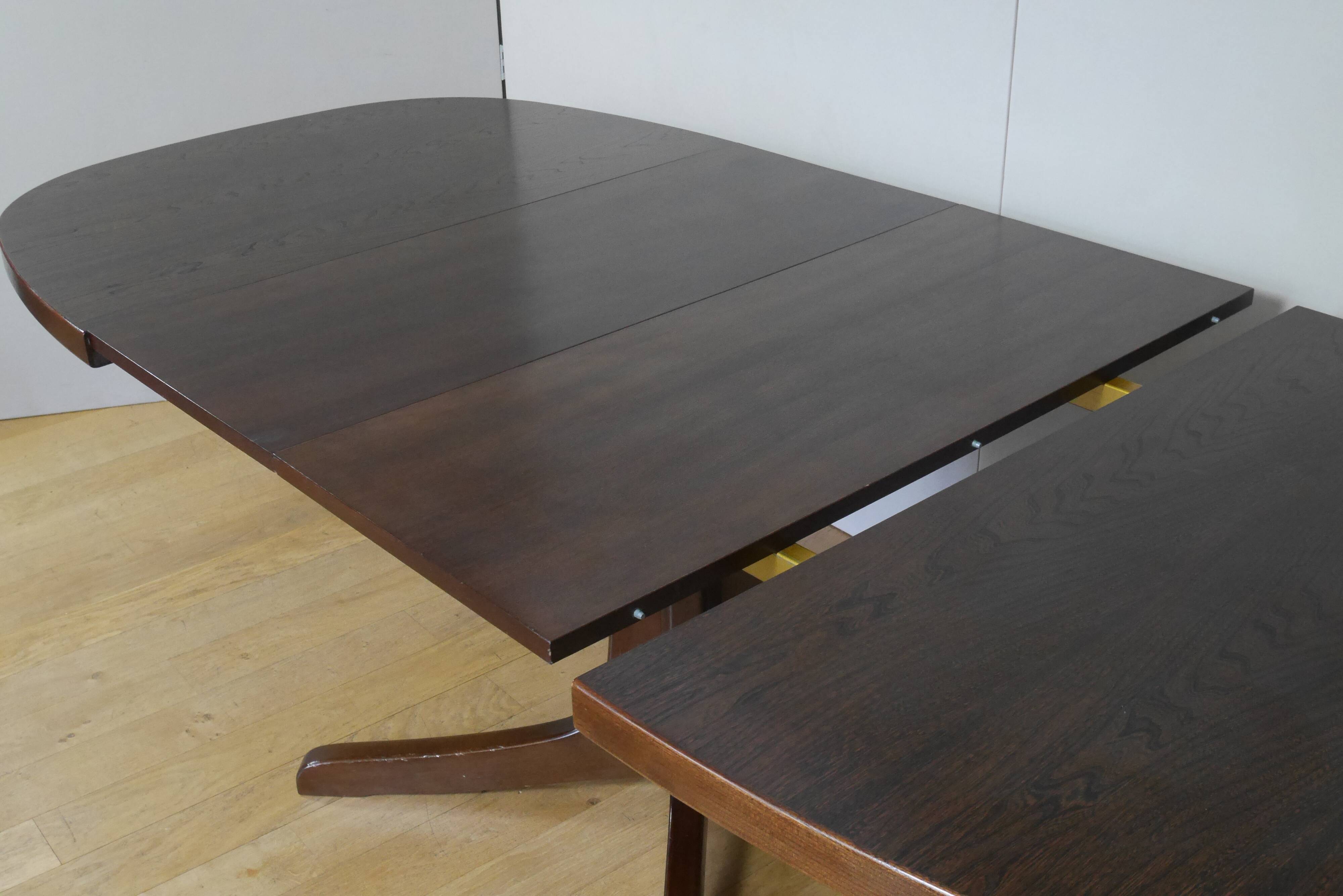 Oval elm table with extension cords