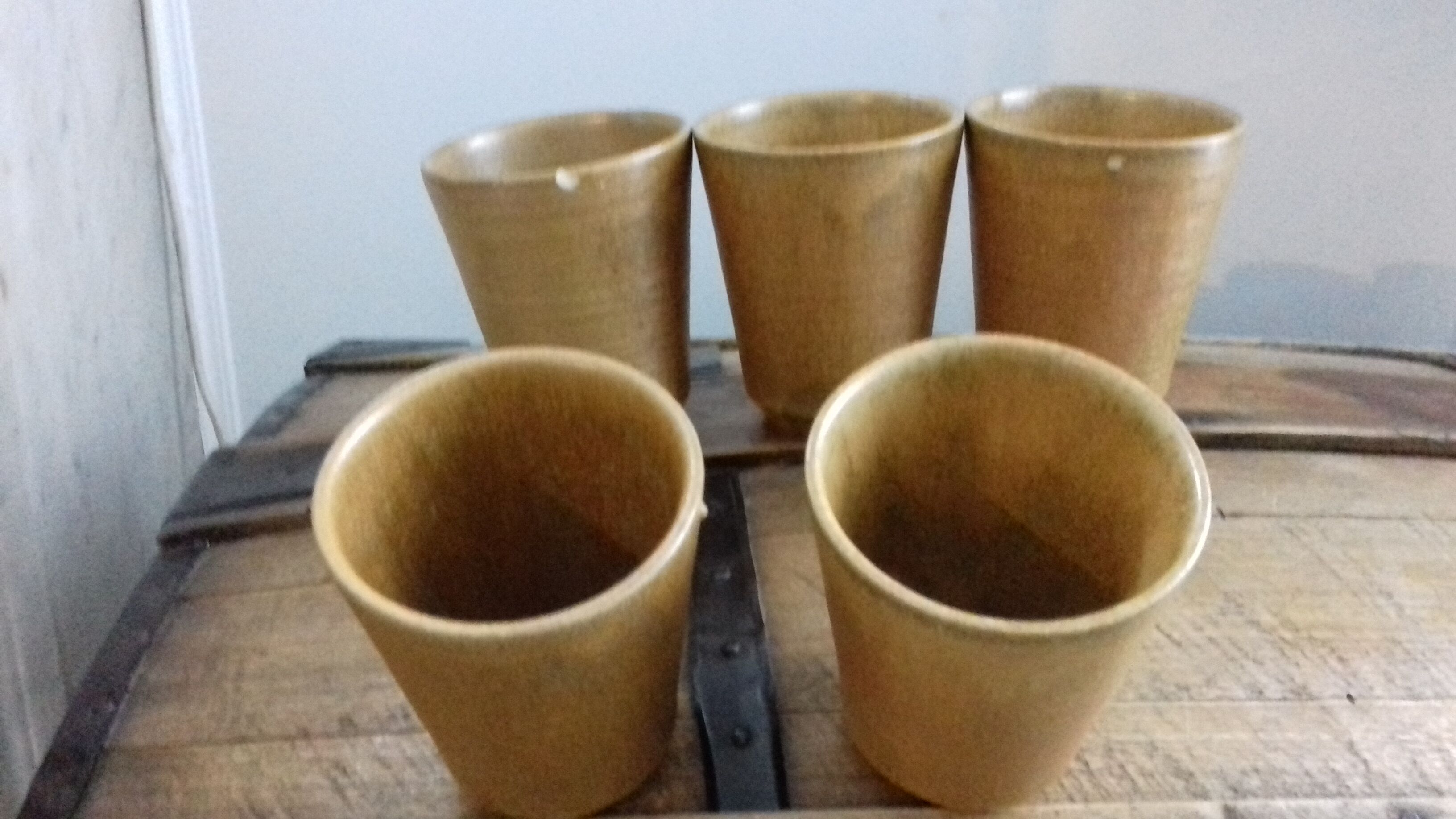 5 Digoin sandstone mugs
