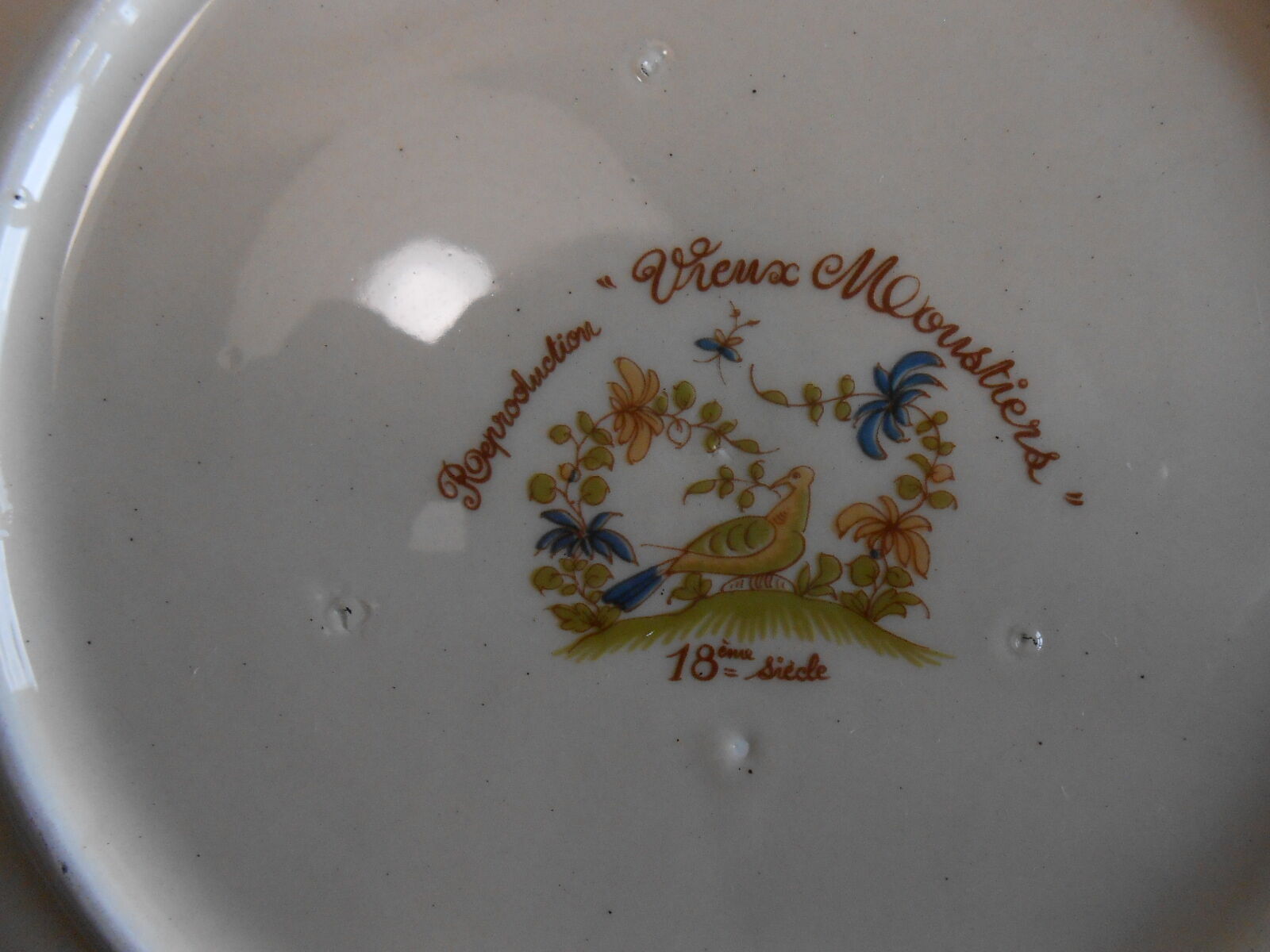Assiette decorative faience martres Tolosane moustiers