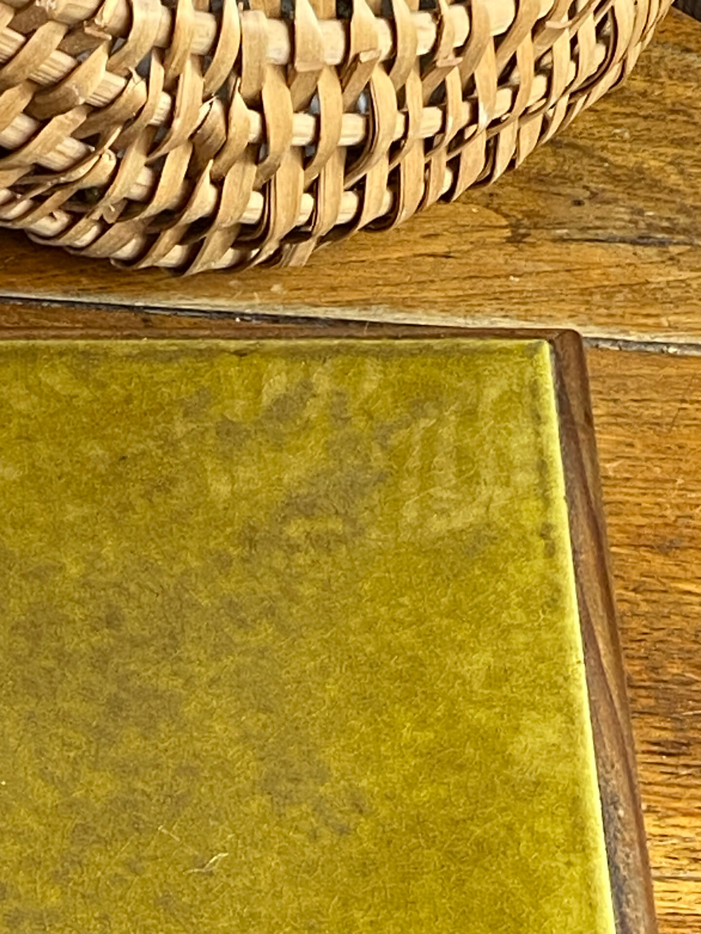 Ceramic and wood trivet