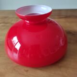 Globe en verre de couleur rouge