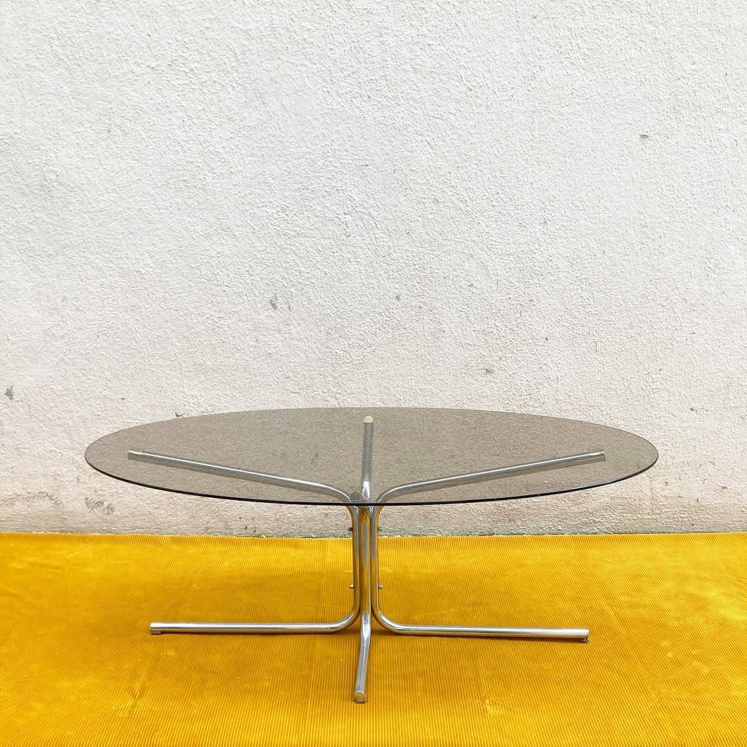Table basse ovale vintage – chrome & verre fumé, design 70s