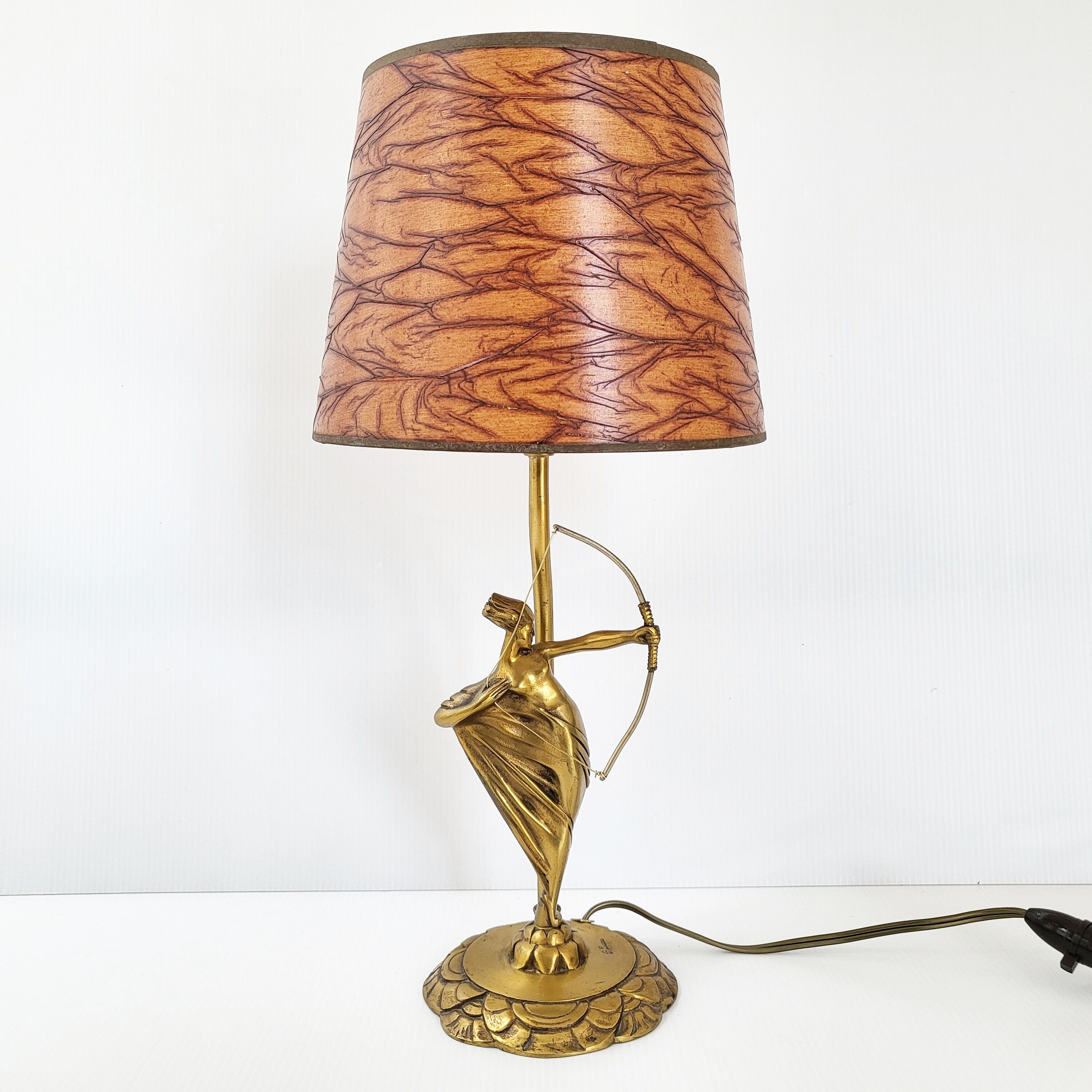 Art Deco lamp by P. Lucas in bronze