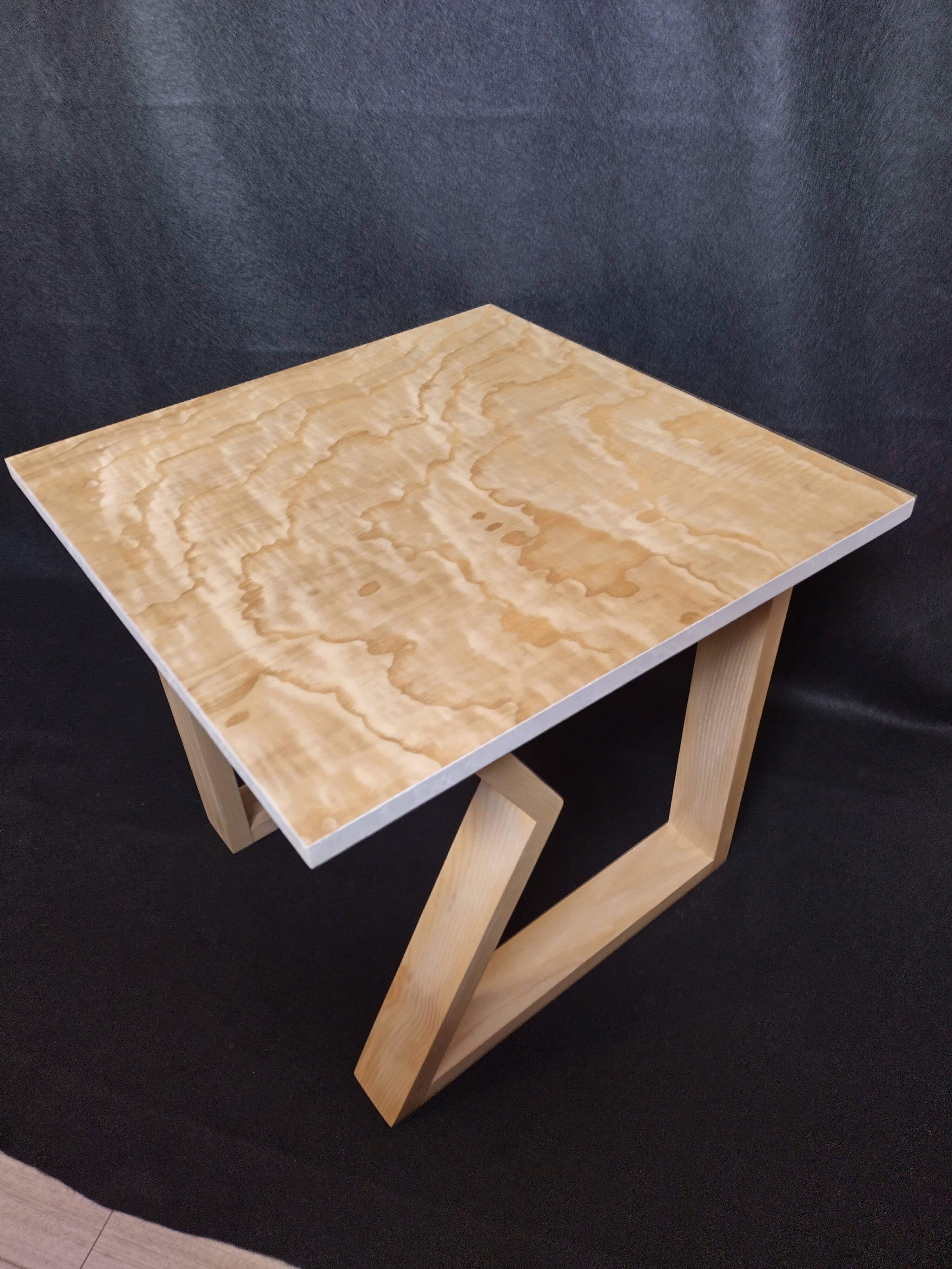 Table d'appoint