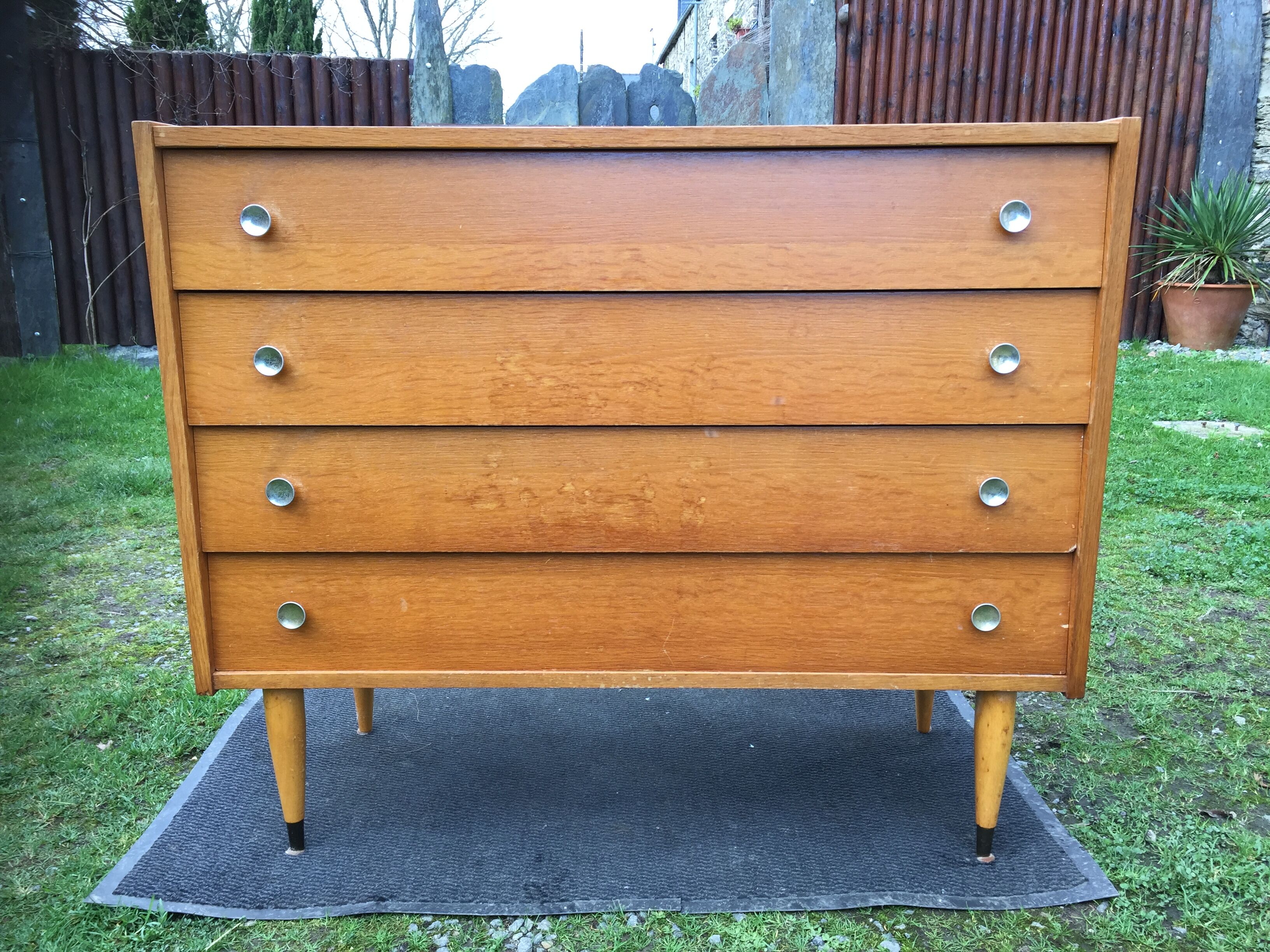 Vintage oak chest of drawers veneered on chipboard