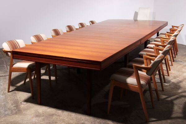 Table de conférence en teck XXXL du milieu du siècle de Volvo Stockholm 1960 de NK Inredning Stockhlom