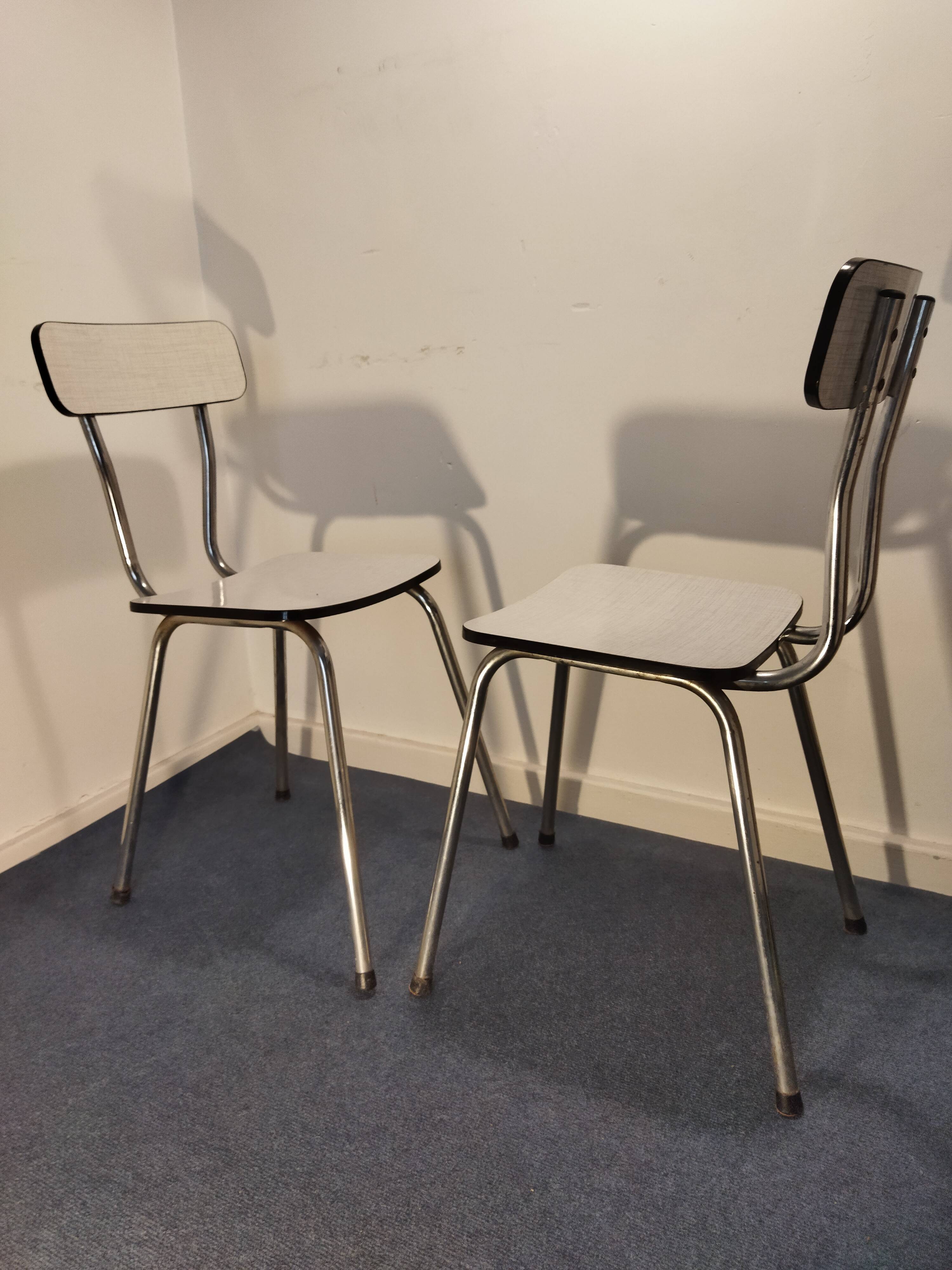 Paire de chaises formica