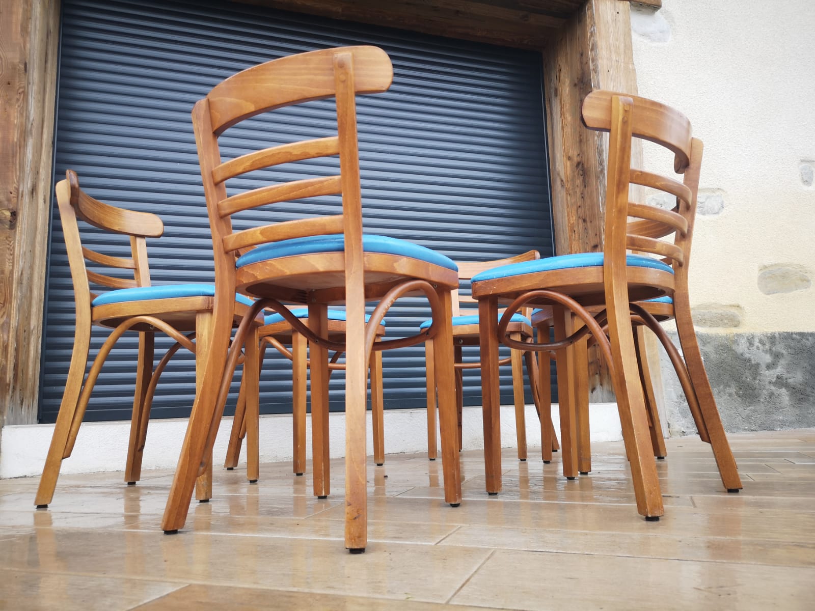 Lot de 24 chaises de bistrot restaurant vintage