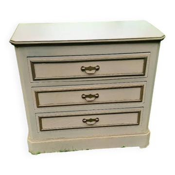 Chest of drawers