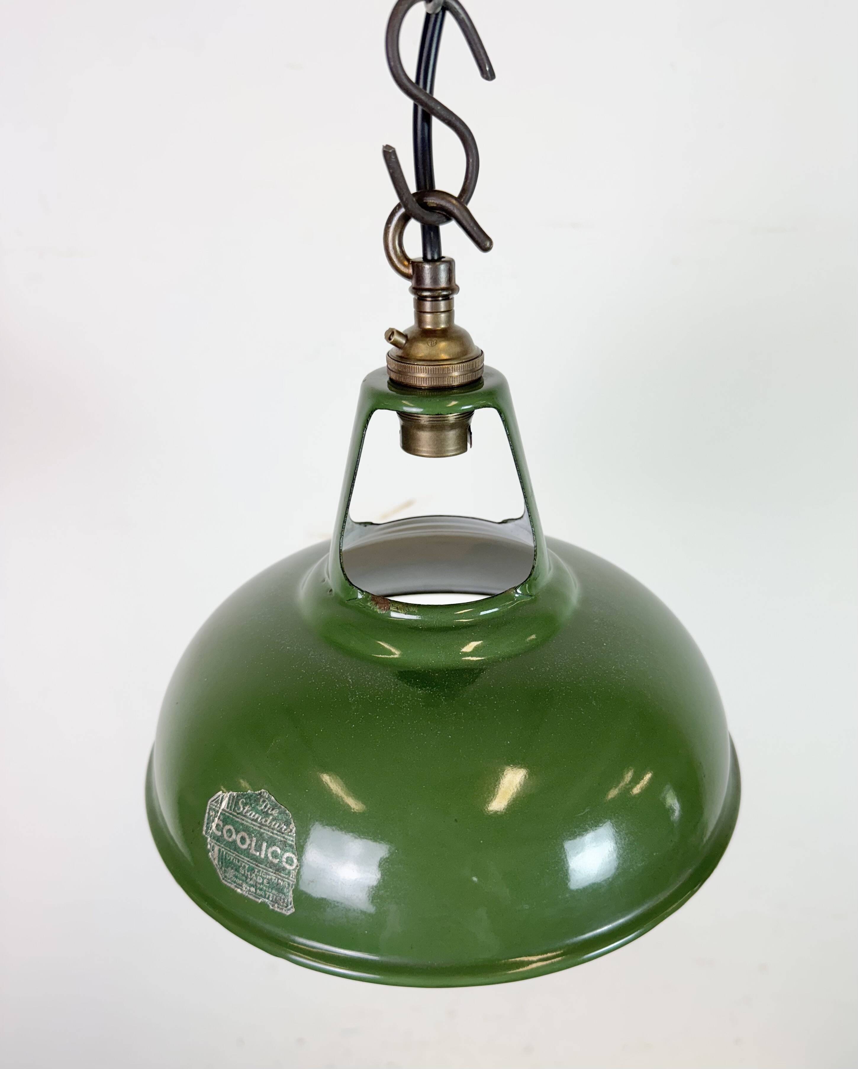 Suspension industrielle en émail vert de Coolicon, années 1950
