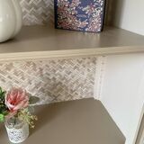Library / dresser