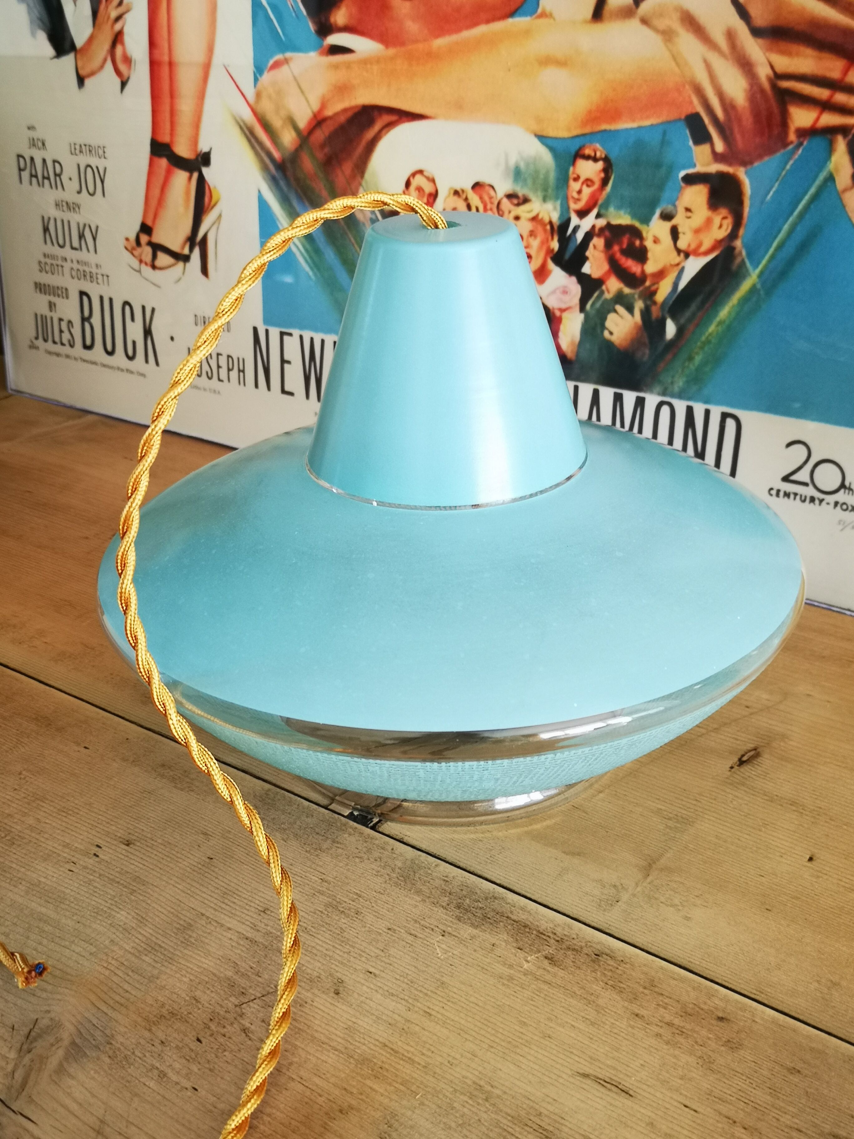 60s diabolo suspension in blue glass