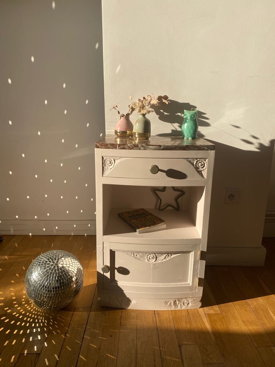 Art deco bedside
