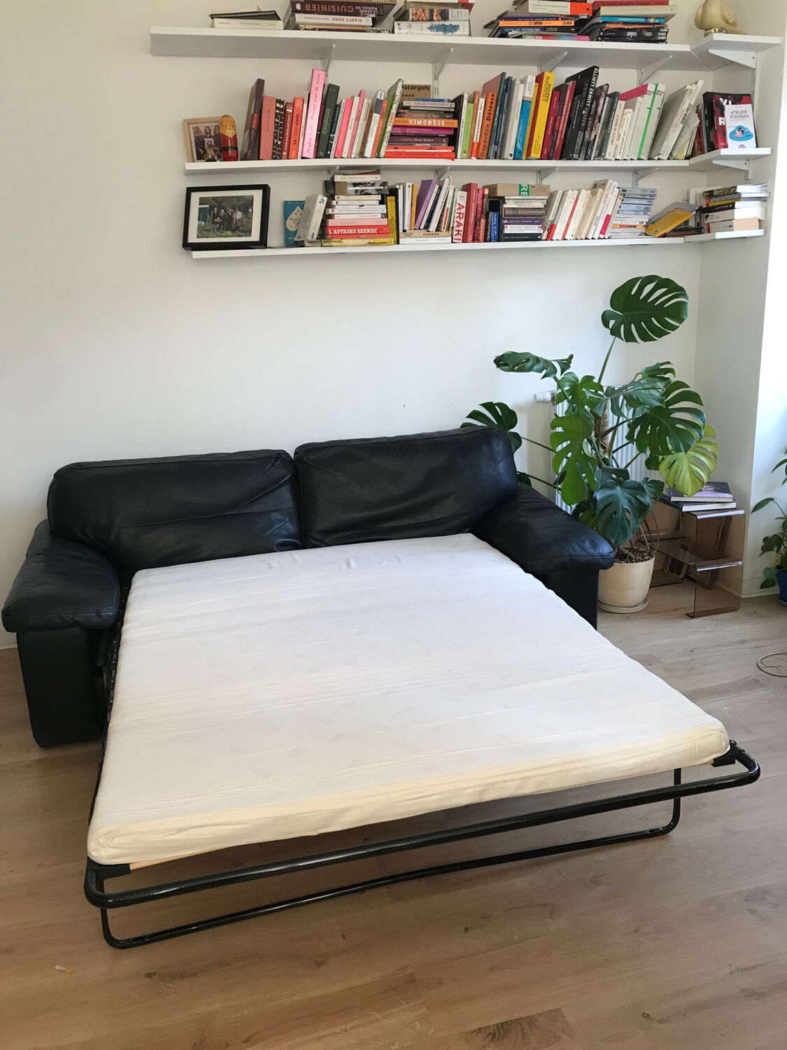 Steiner sofa bed in black leather