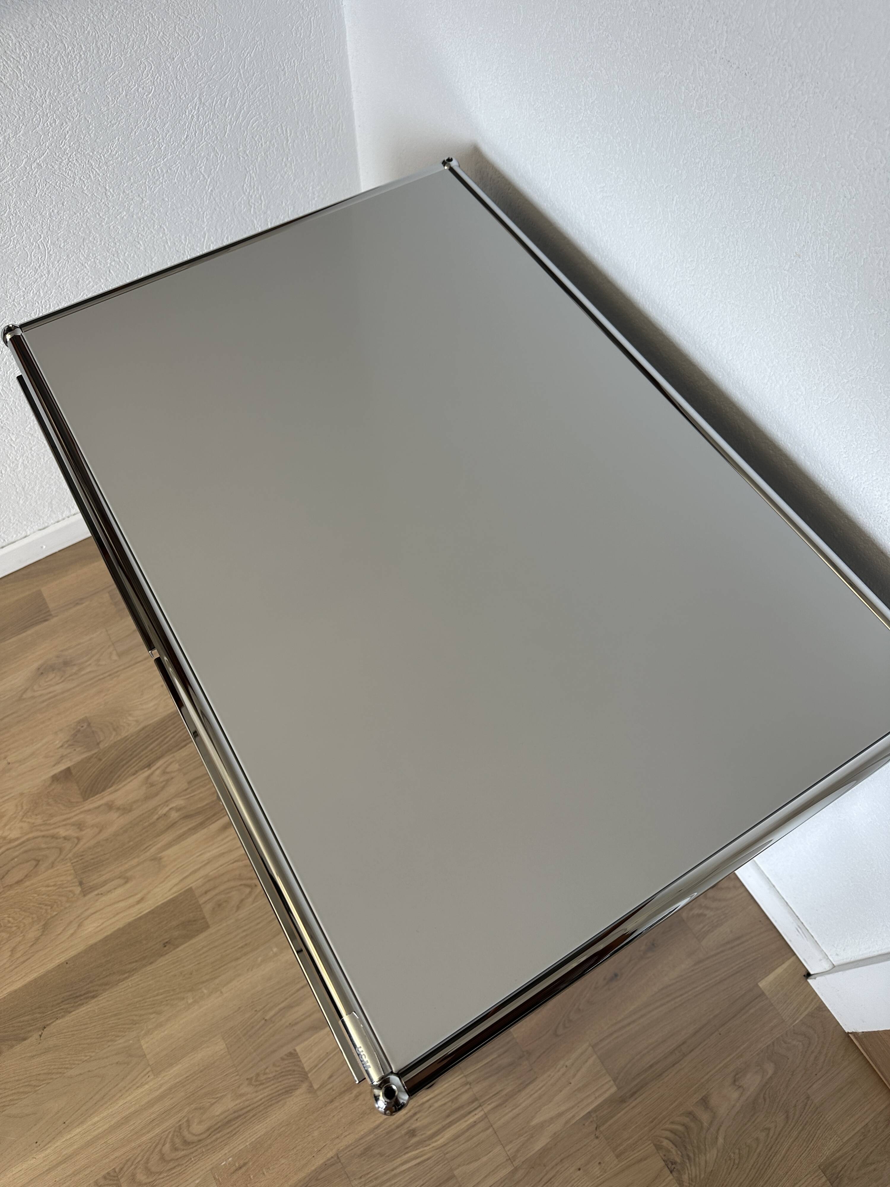 USM Haller Commode in Light Grey
