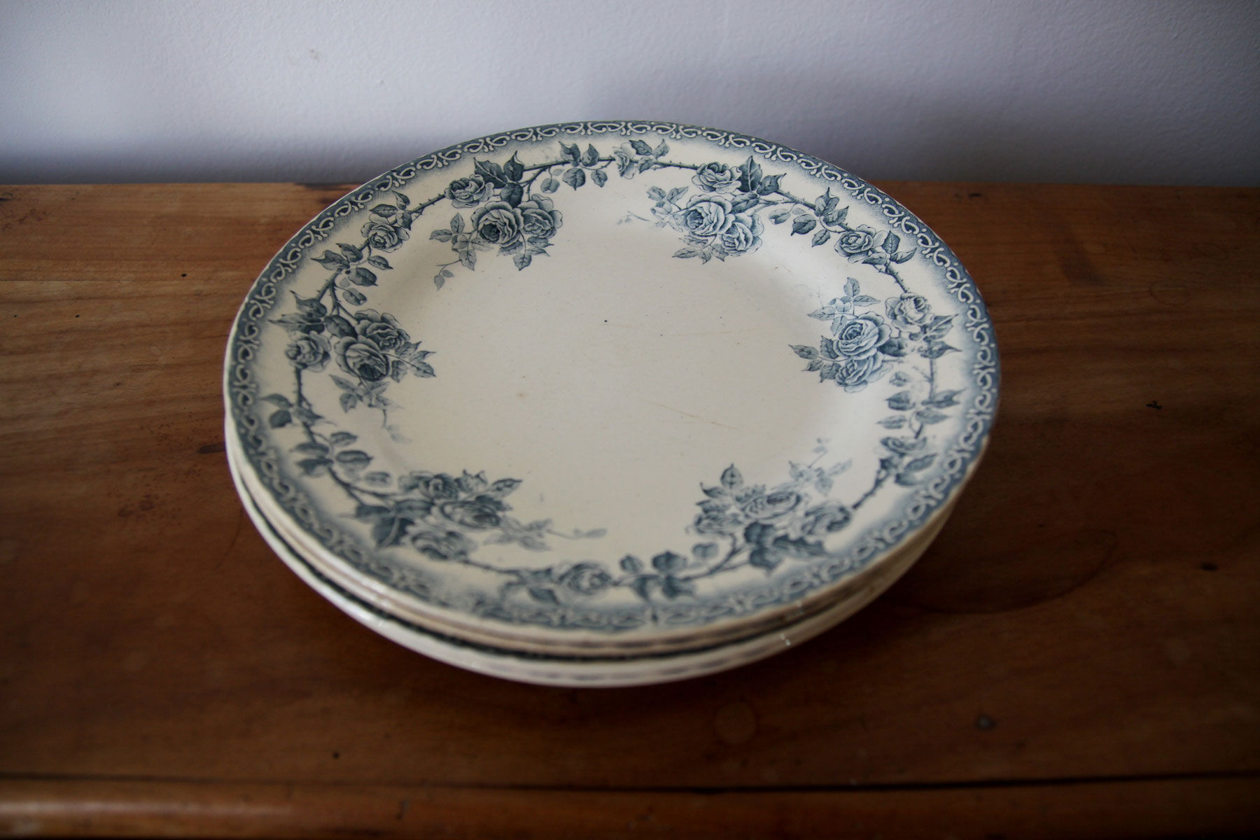 Lot of old 5 flowered plates