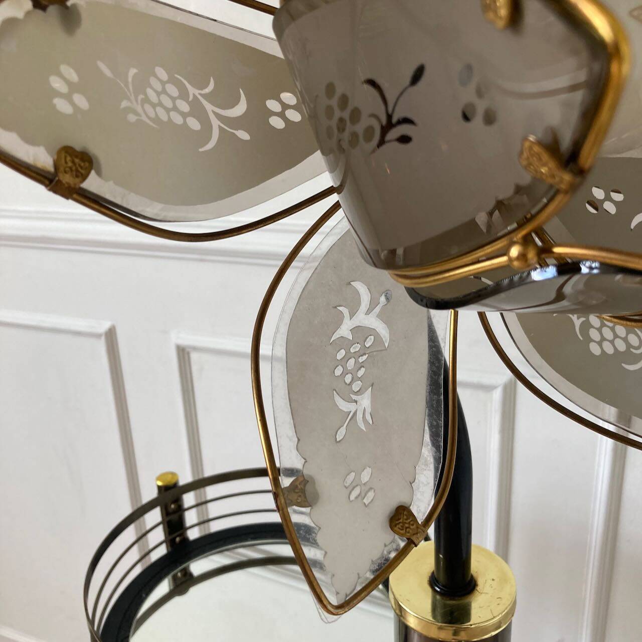 Lotus floor lamp 90s black and gold