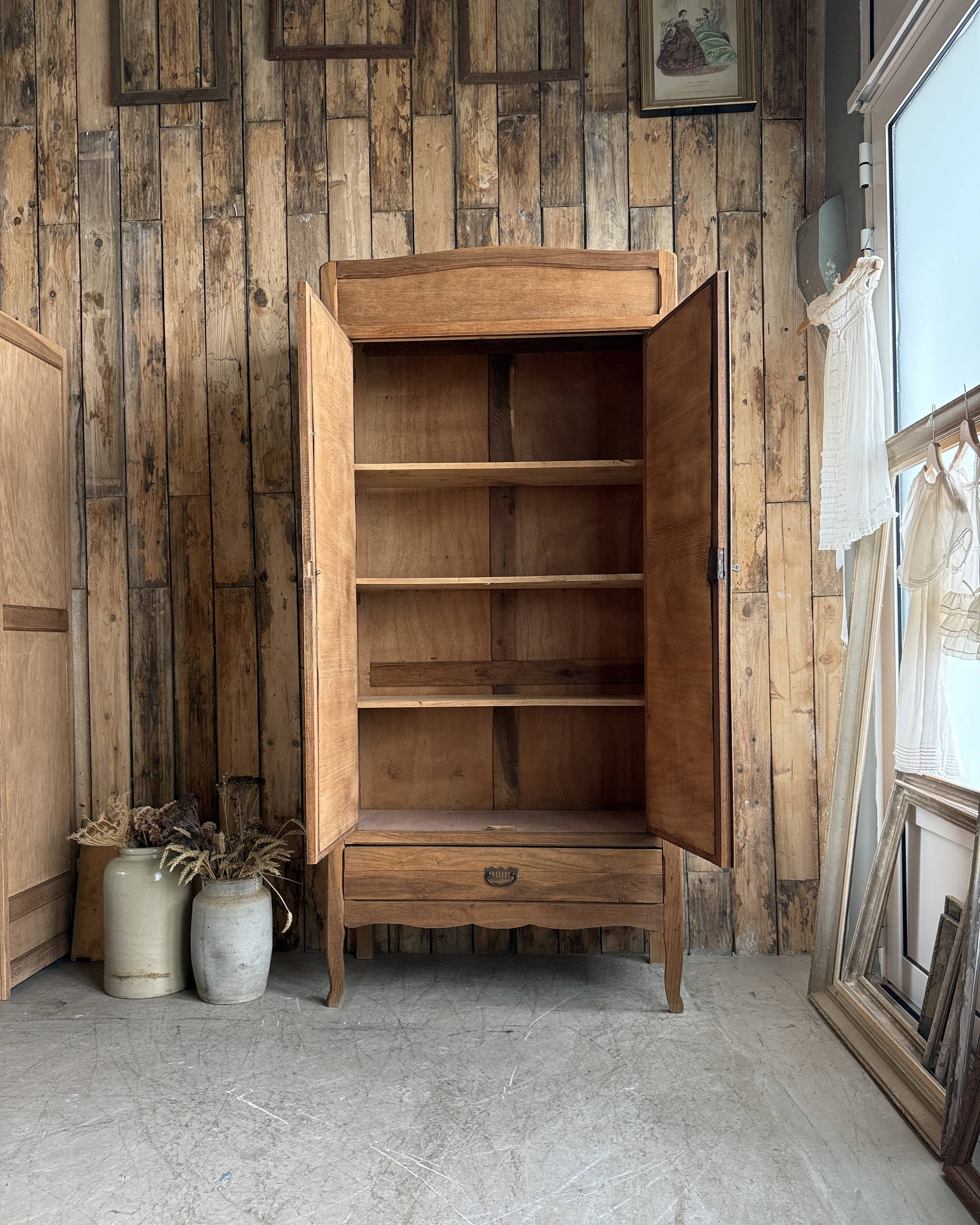 Parisian Art Deco oak wardrobe (renovated)