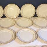 Suite de 14 assiettes plates porcelaine blanche dorée