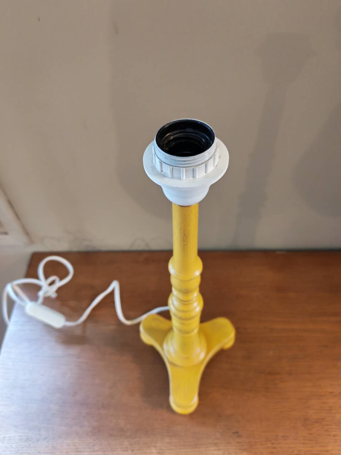 Paire de pieds de lampe bois tourné vintage.