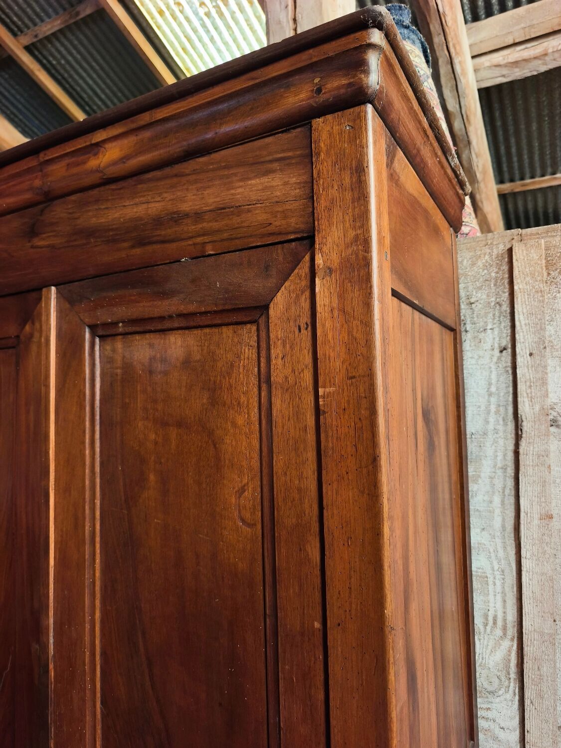 Antique linen cupboard in solid walnut from the 19th century – Louis Philippe