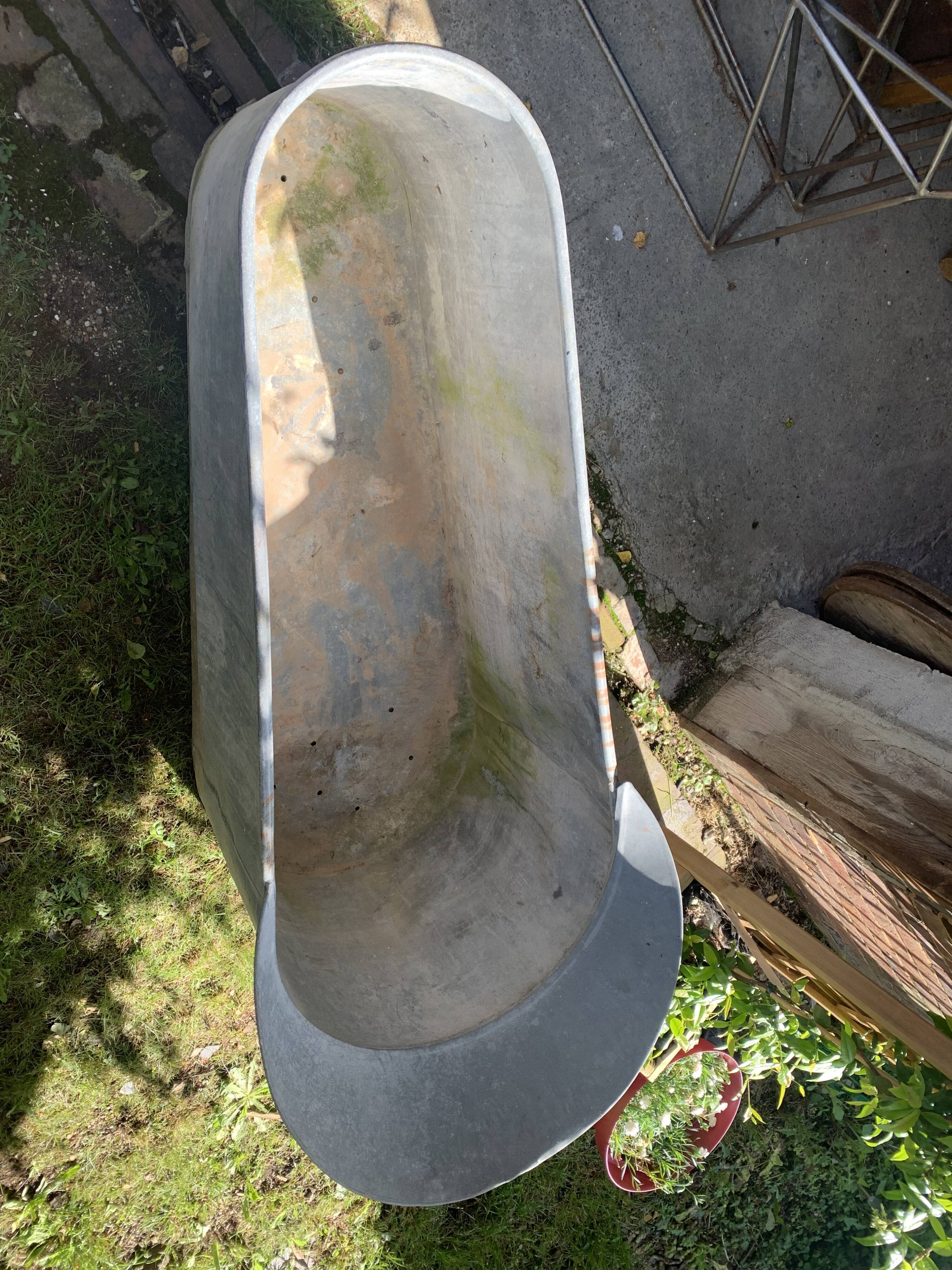 Baignoire en zinc ancienne