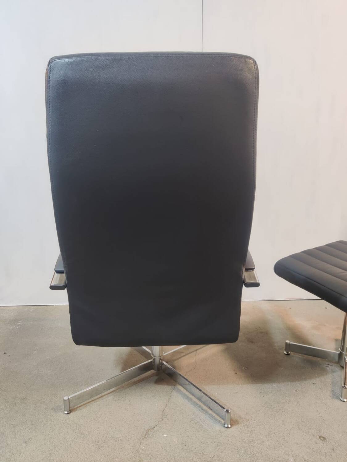 Fauteuil lounge et ottoman vintage