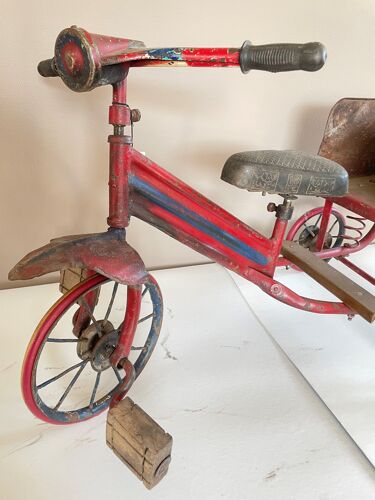 Vintage two-seater tricycle