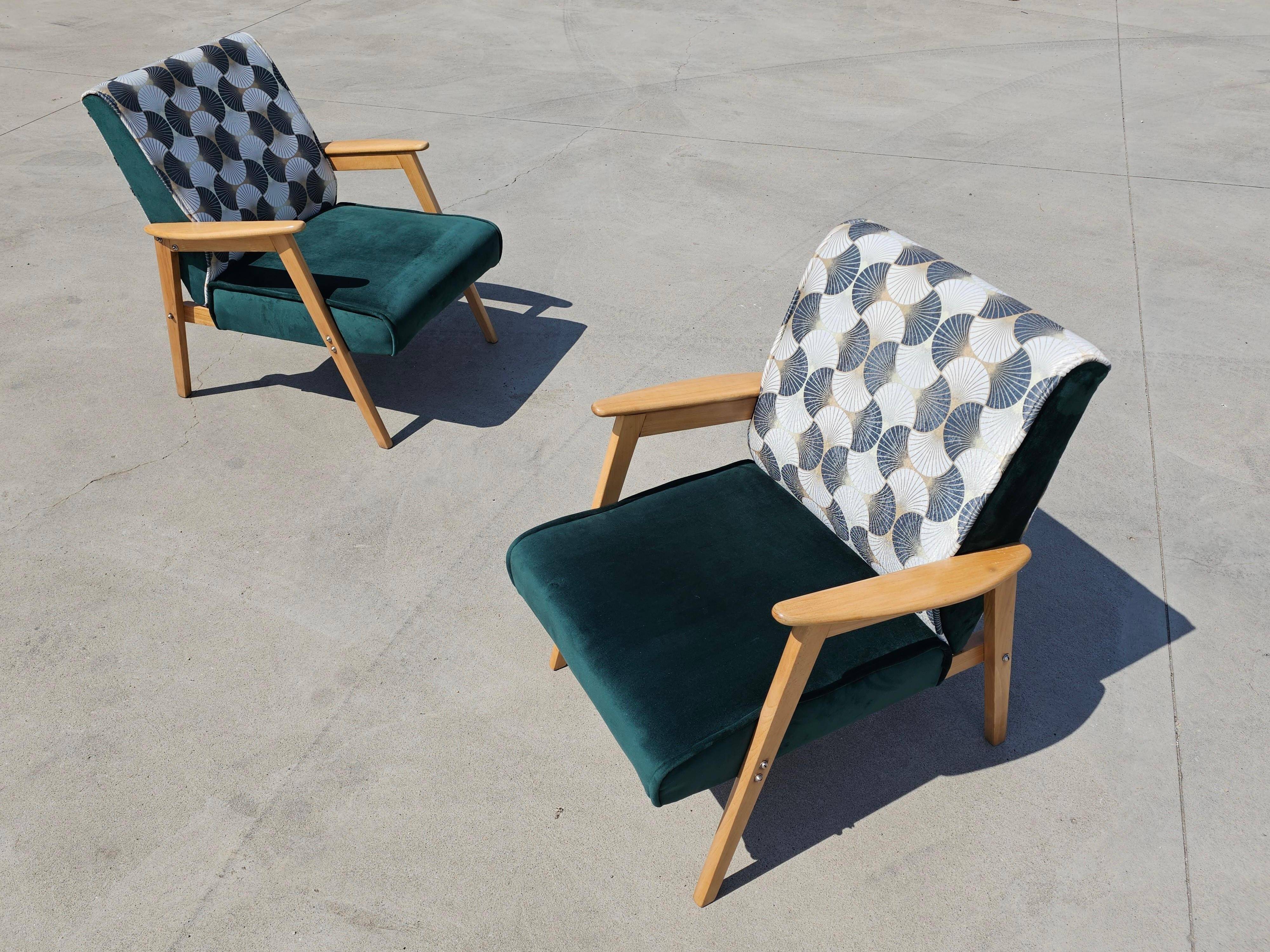 Paire de fauteuils Mid-Century Modern retapissés années 1960