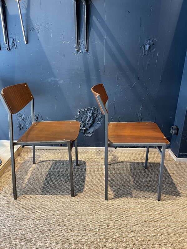 Paire de chaises Gijs Van Der Sluis bois et pieds acier gris taupe Pays Bas