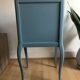 Guéridon en bois bleu
