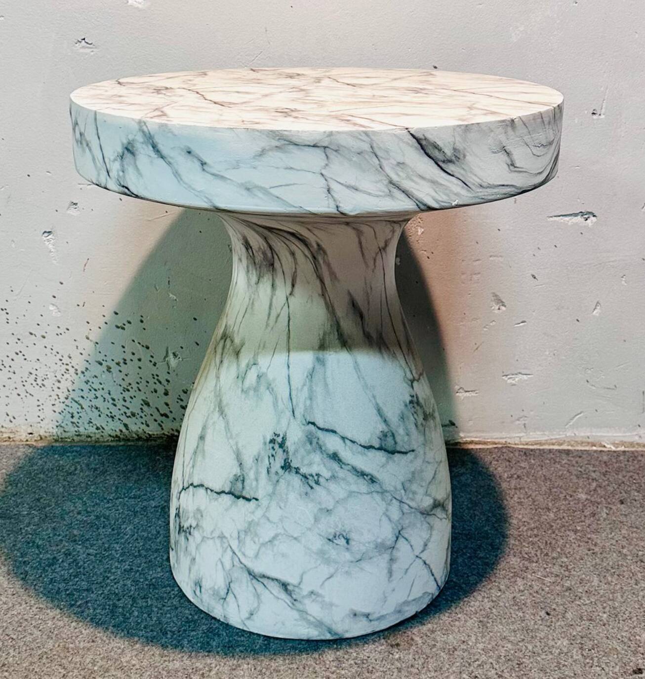 Tavolino in Ceramica Resinata Simil Marmo