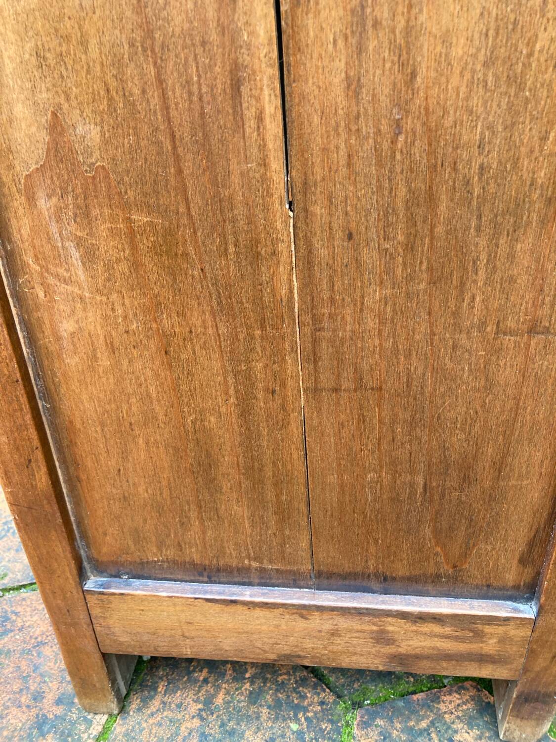 Antique chest of drawers