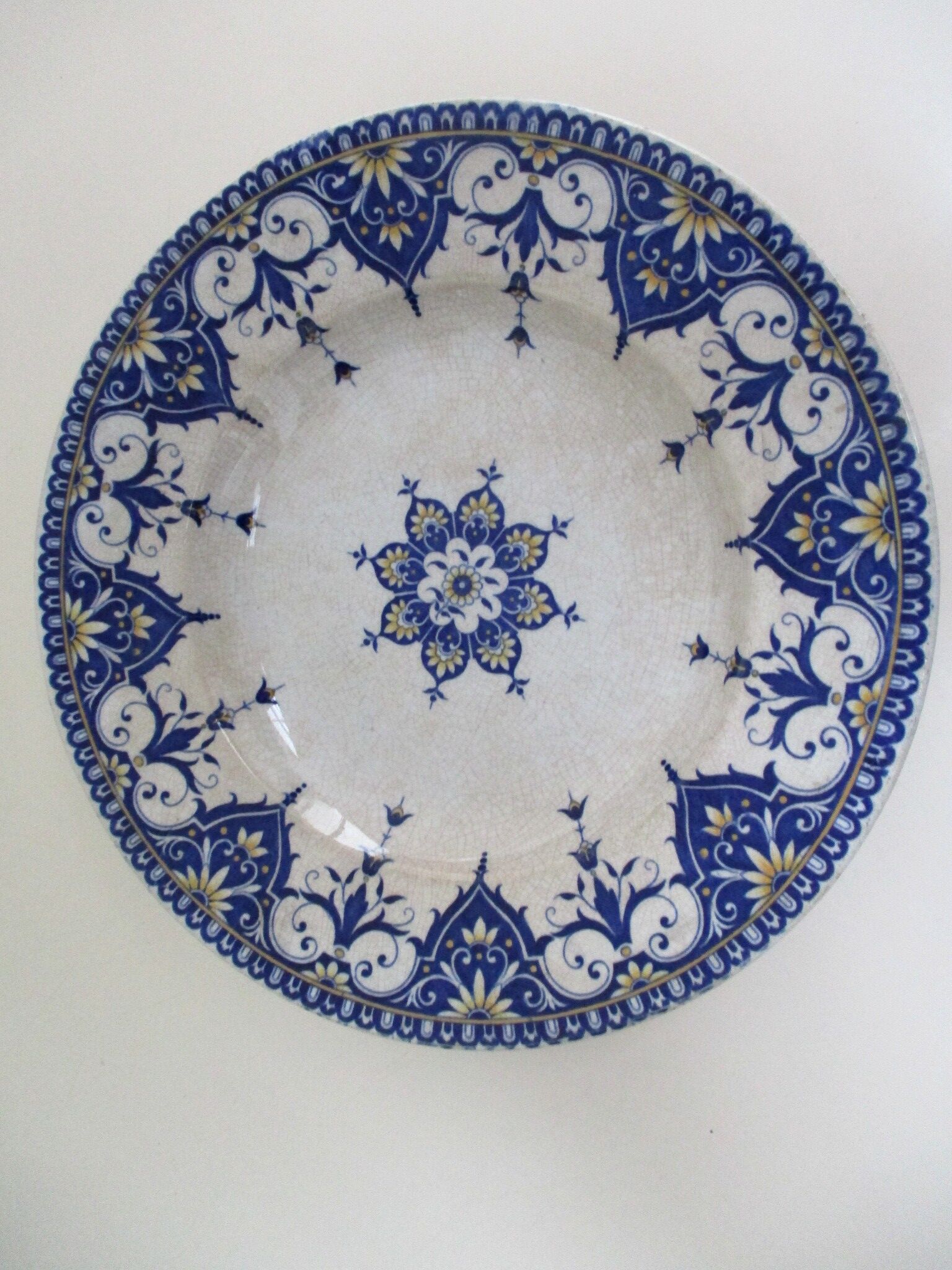 Assiette en faïence de Sarreguemines décor Rouen XIX ème